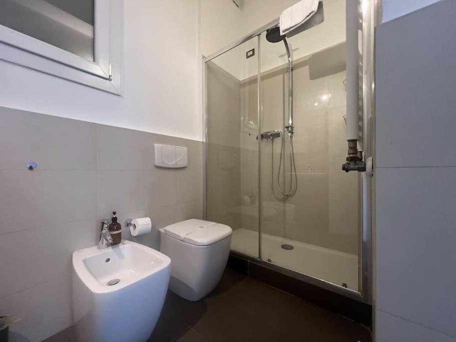 Florence Place Apartment Милано Екстериор снимка