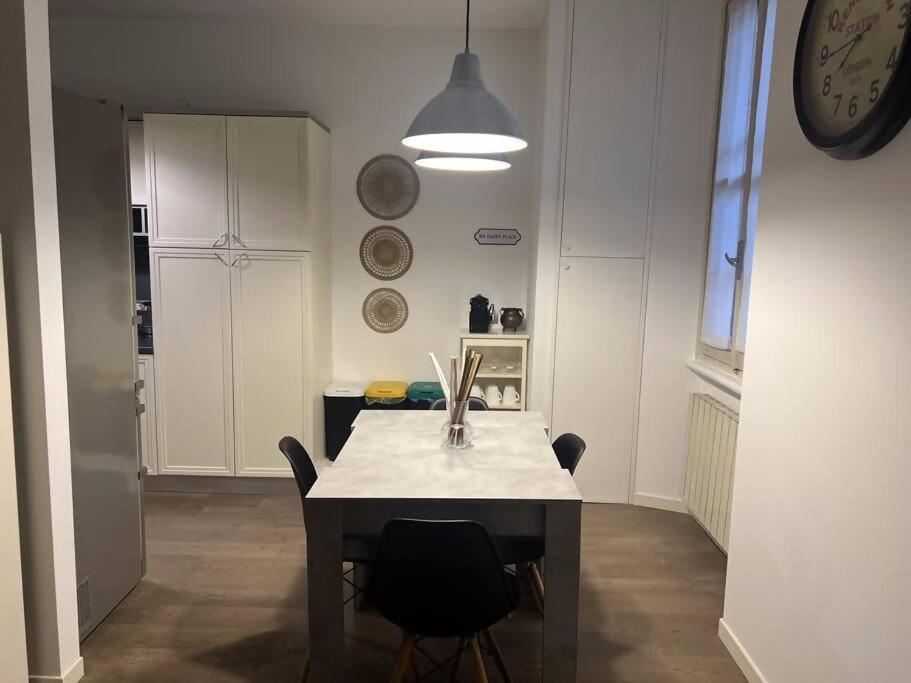 Florence Place Apartment Милано Екстериор снимка