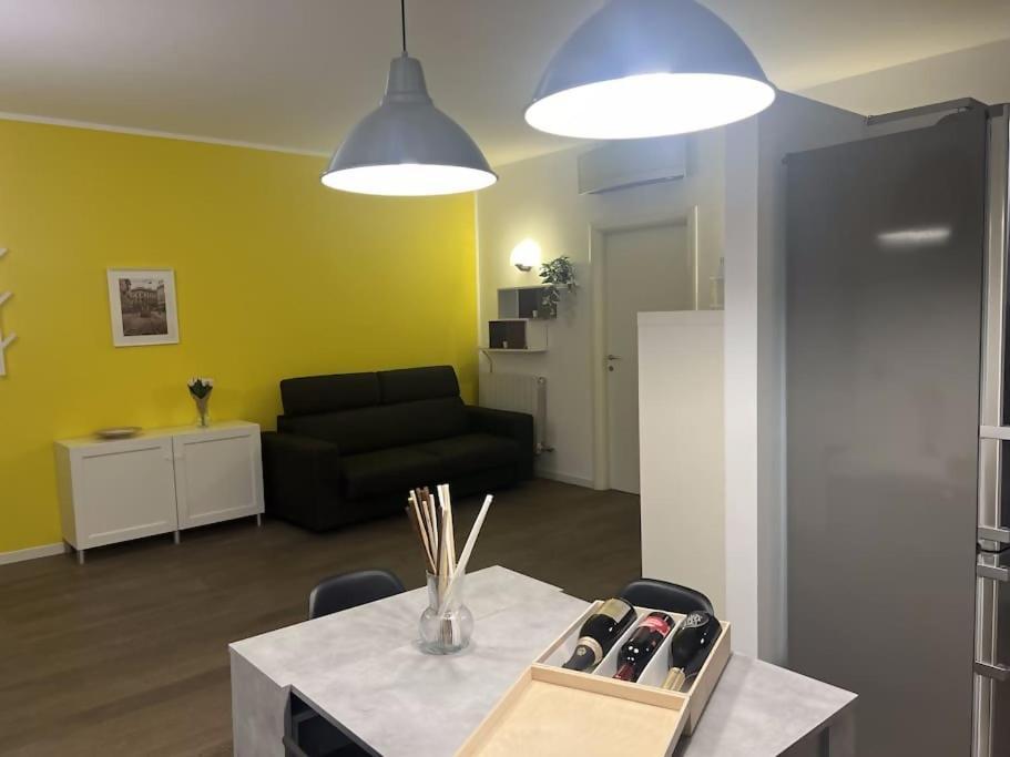 Florence Place Apartment Милано Екстериор снимка